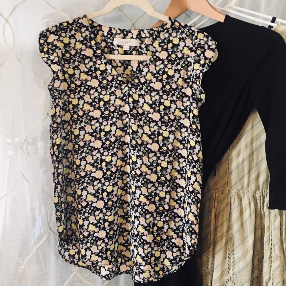 Loft floral cap sleeve blouse loose fitting